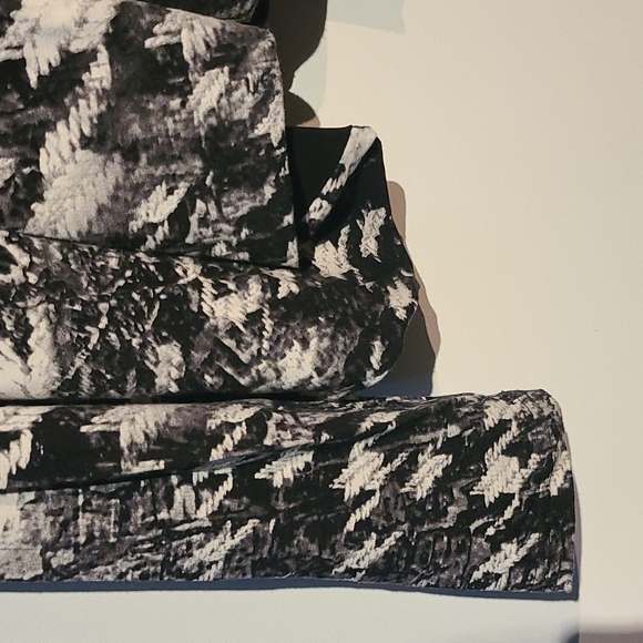 Joseph Ribkoff top - Picture 2 of 4